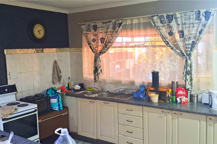 5 Bedroom Property for Sale in Fleurdal Free State